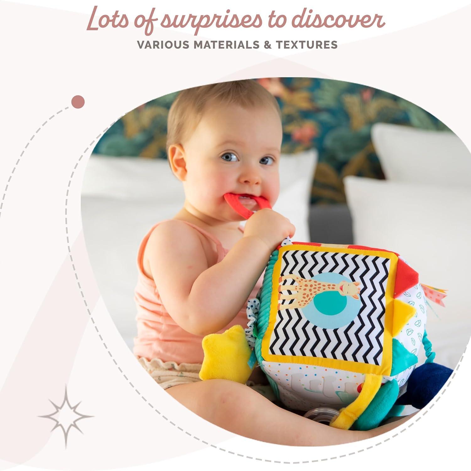 imageSophie la Girafe Maxi Cube Sensoriel Sophie la Girafe Facile Manipuler Jeu dEveil pour Bb 9 Activits Crochet pour Accrocher la Poussette Multicolore